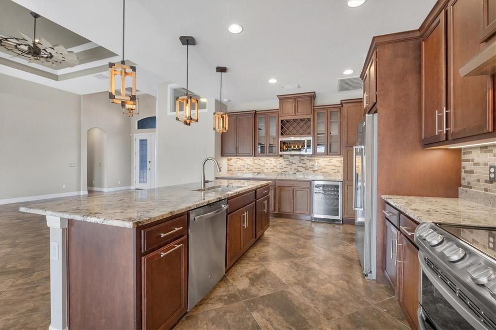 Active With Contract: $737,500 (3 beds, 2 baths, 2142 Square Feet)