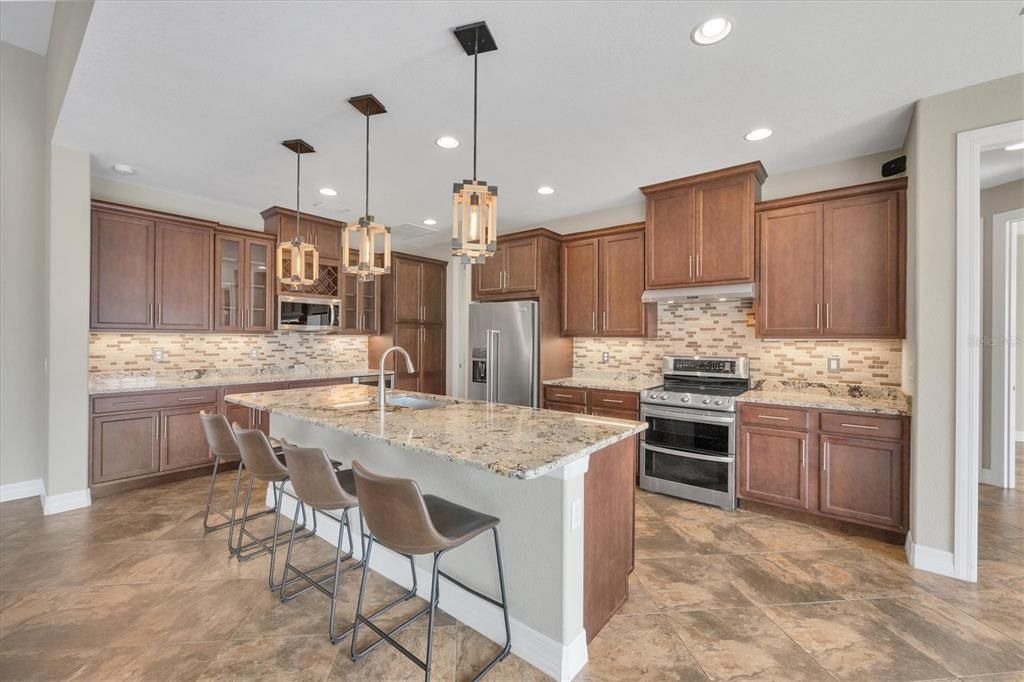 Active With Contract: $737,500 (3 beds, 2 baths, 2142 Square Feet)