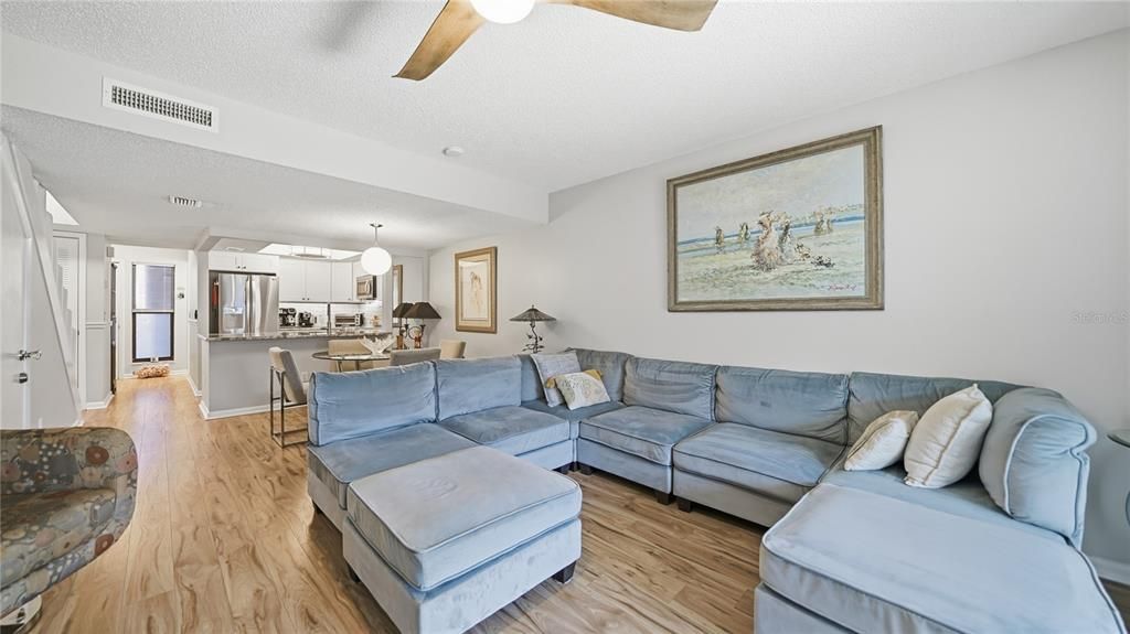 For Sale: $499,000 (2 beds, 2 baths, 1232 Square Feet)