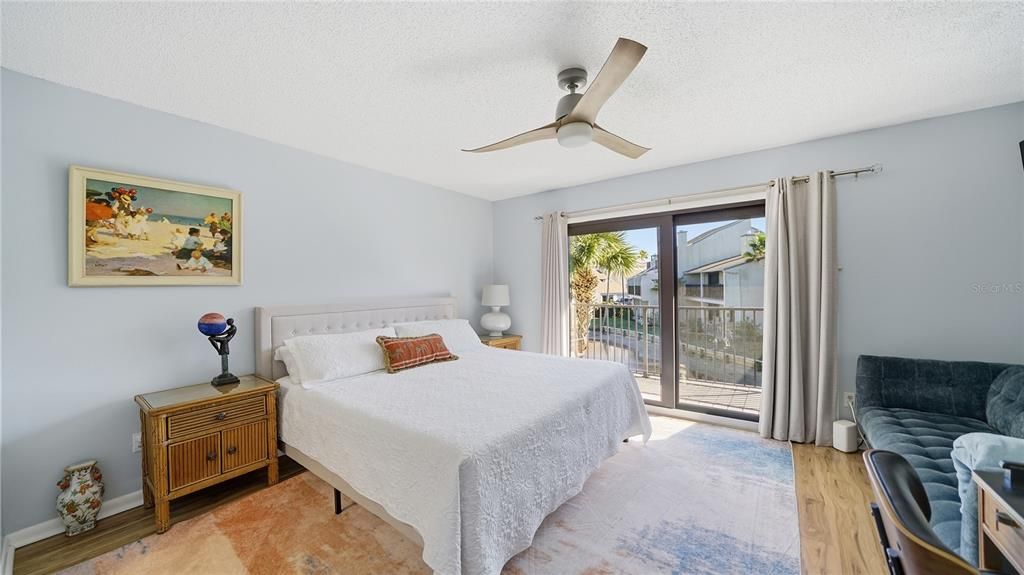 For Sale: $499,000 (2 beds, 2 baths, 1232 Square Feet)