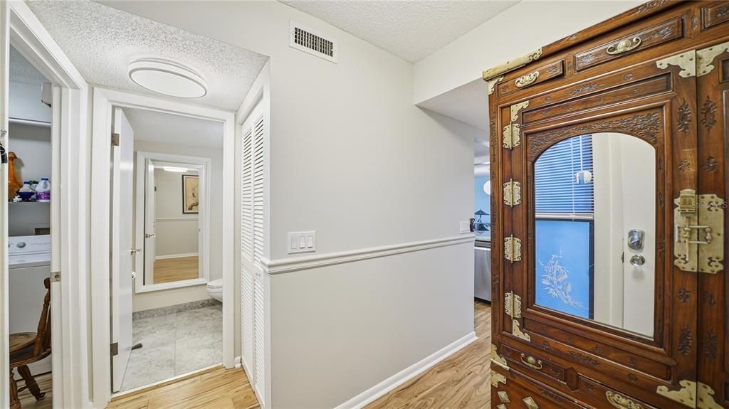 For Sale: $499,000 (2 beds, 2 baths, 1232 Square Feet)