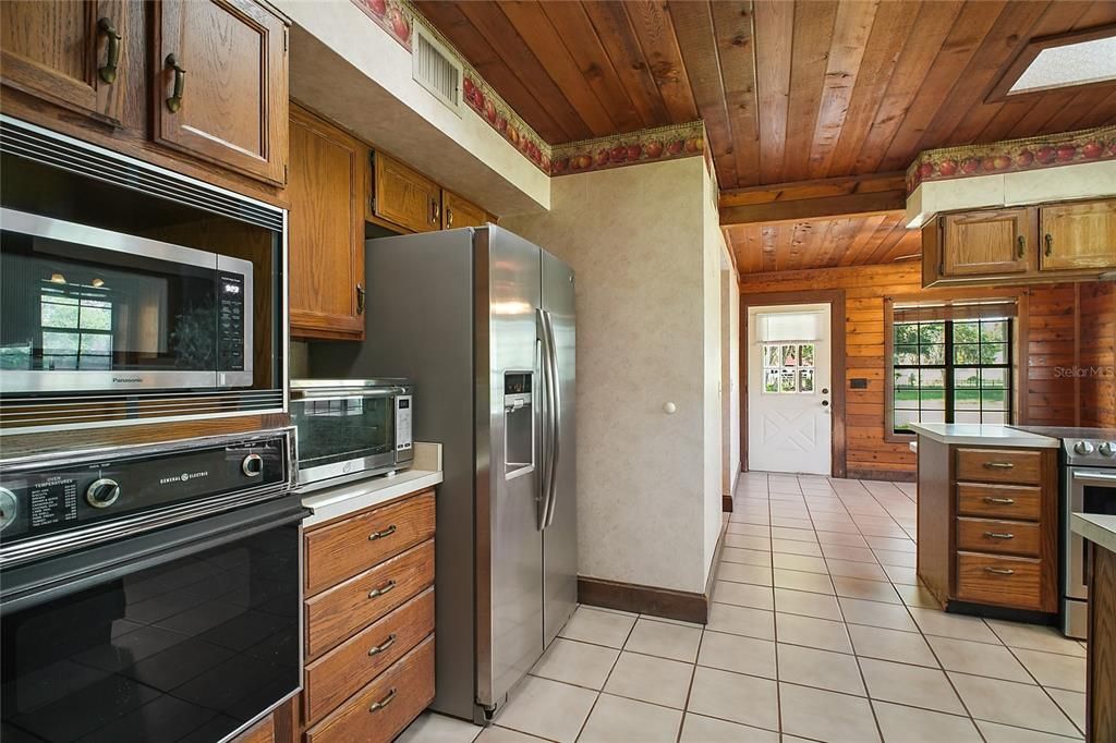 Activo con contrato: $899,999 (4.46 acres)