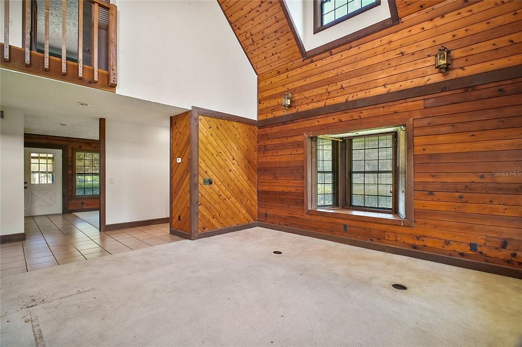 Activo con contrato: $899,999 (4.46 acres)