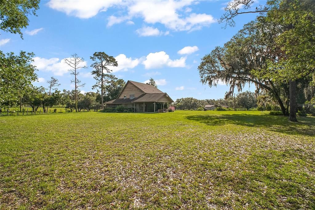 Activo con contrato: $899,999 (4.46 acres)