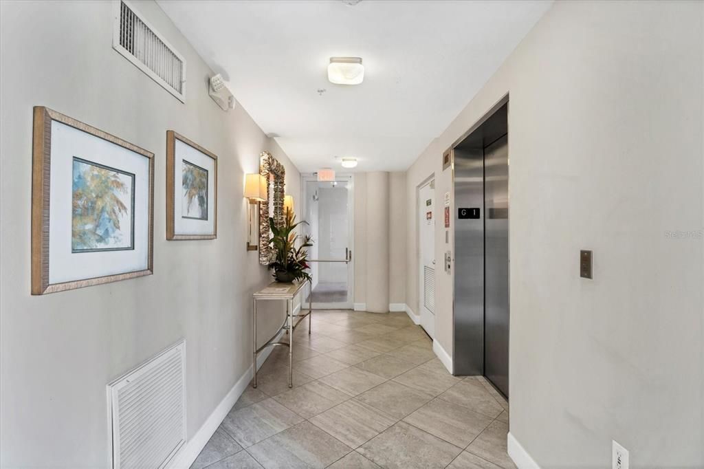 En Venta: $699,000 (3 camas, 2 baños, 2032 Pies cuadrados)