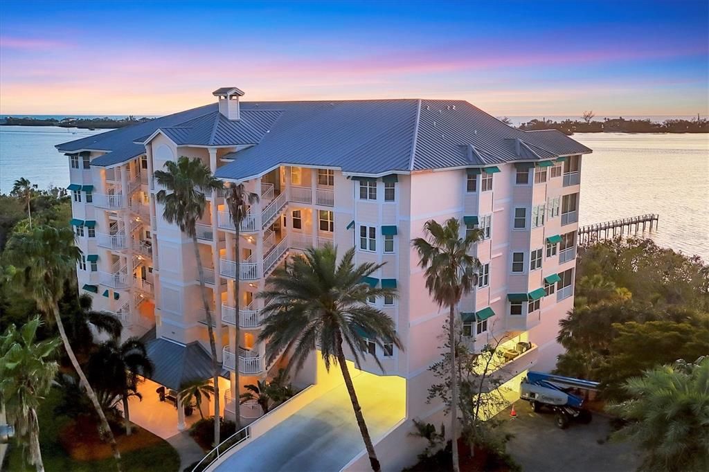 En Venta: $699,000 (3 camas, 2 baños, 2032 Pies cuadrados)