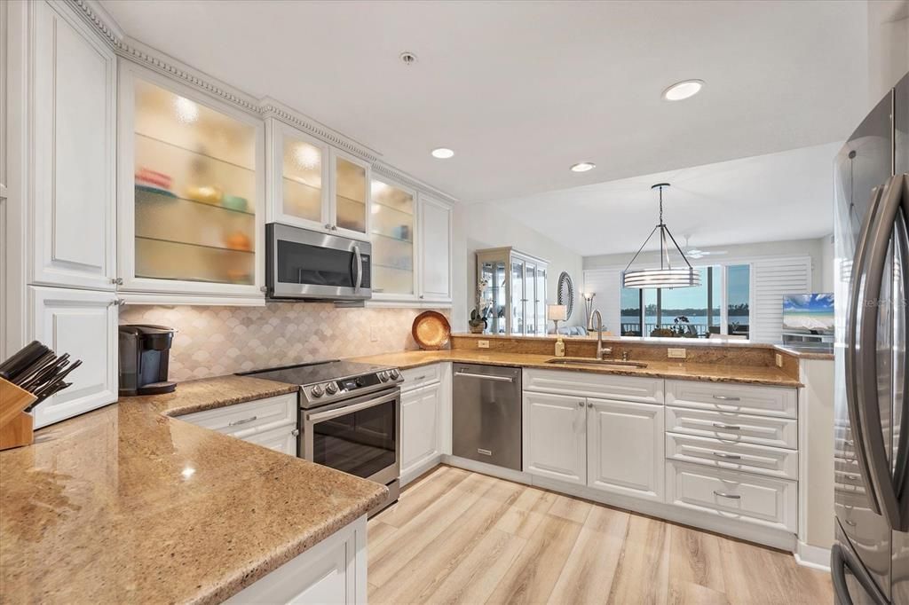 En Venta: $699,000 (3 camas, 2 baños, 2032 Pies cuadrados)