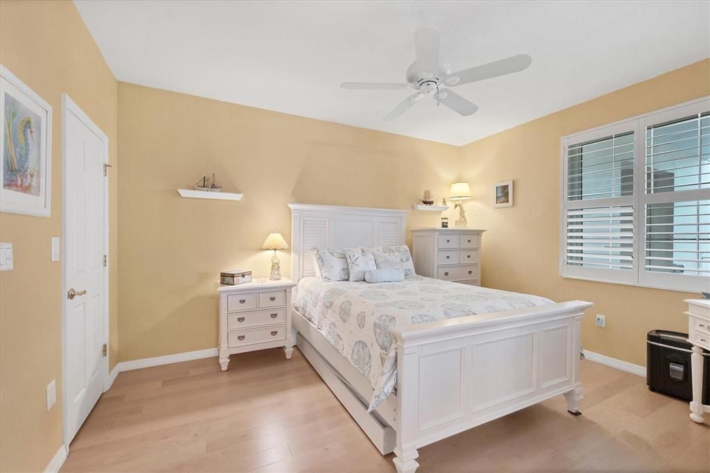 En Venta: $699,000 (3 camas, 2 baños, 2032 Pies cuadrados)