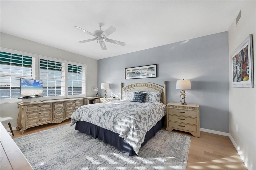 En Venta: $699,000 (3 camas, 2 baños, 2032 Pies cuadrados)