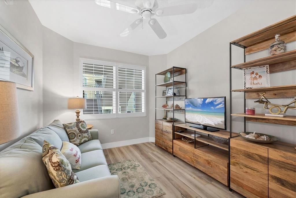 En Venta: $699,000 (3 camas, 2 baños, 2032 Pies cuadrados)