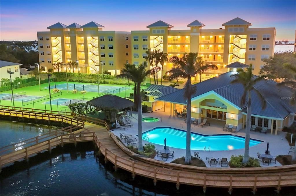 En Venta: $699,000 (3 camas, 2 baños, 2032 Pies cuadrados)