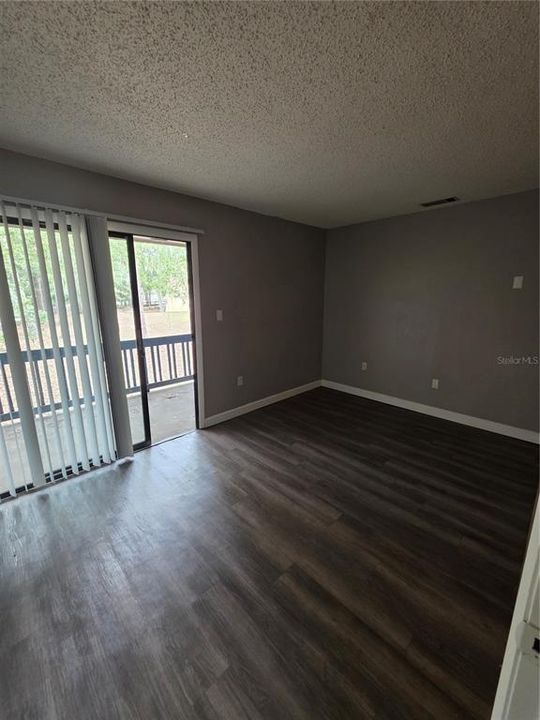 For Sale: $75,000 (2 beds, 1 baths, 876 Square Feet)