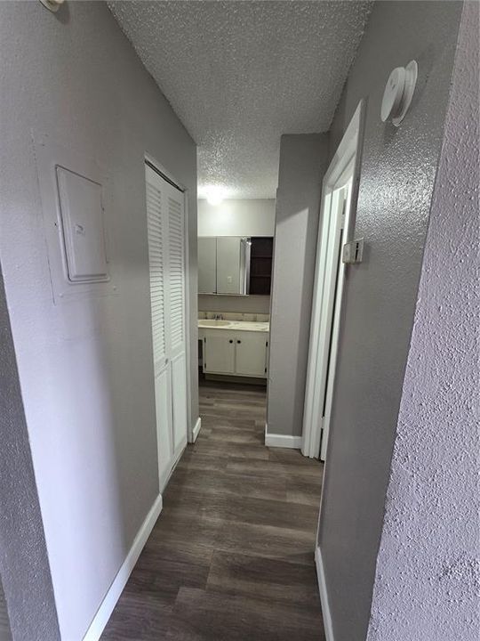 For Sale: $75,000 (2 beds, 1 baths, 876 Square Feet)
