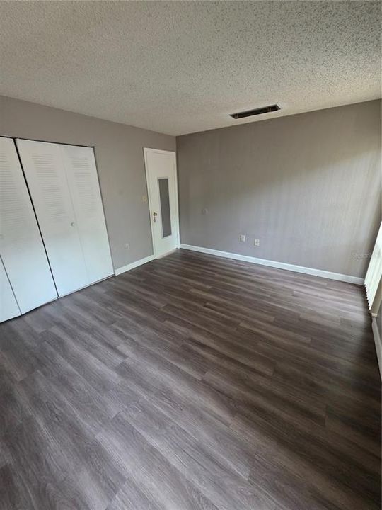 For Sale: $75,000 (2 beds, 1 baths, 876 Square Feet)