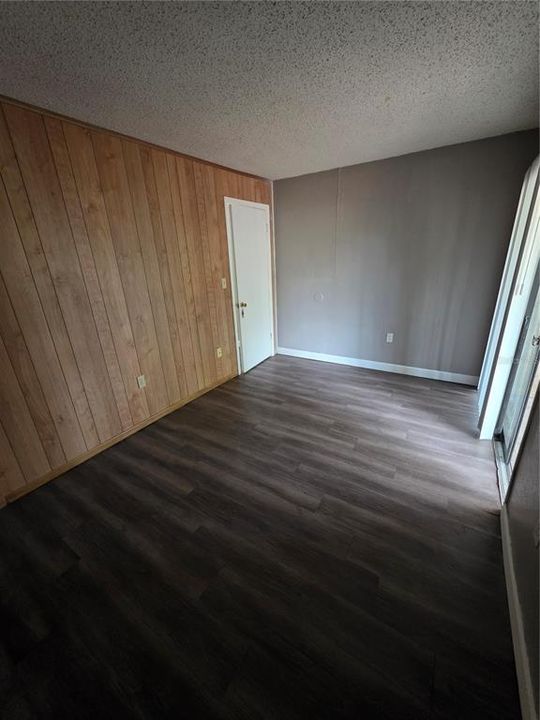 For Sale: $75,000 (2 beds, 1 baths, 876 Square Feet)