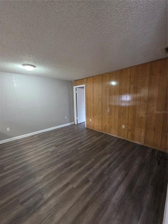 For Sale: $75,000 (2 beds, 1 baths, 876 Square Feet)