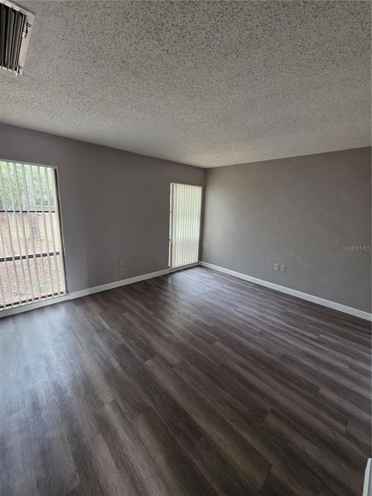 For Sale: $75,000 (2 beds, 1 baths, 876 Square Feet)