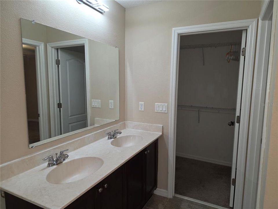 For Sale: $245,000 (3 beds, 2 baths, 1288 Square Feet)