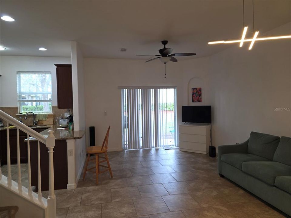 For Sale: $245,000 (3 beds, 2 baths, 1288 Square Feet)