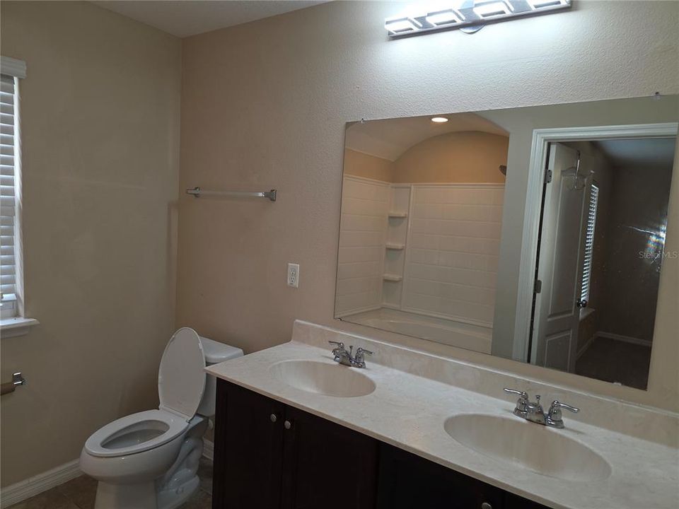 For Sale: $245,000 (3 beds, 2 baths, 1288 Square Feet)