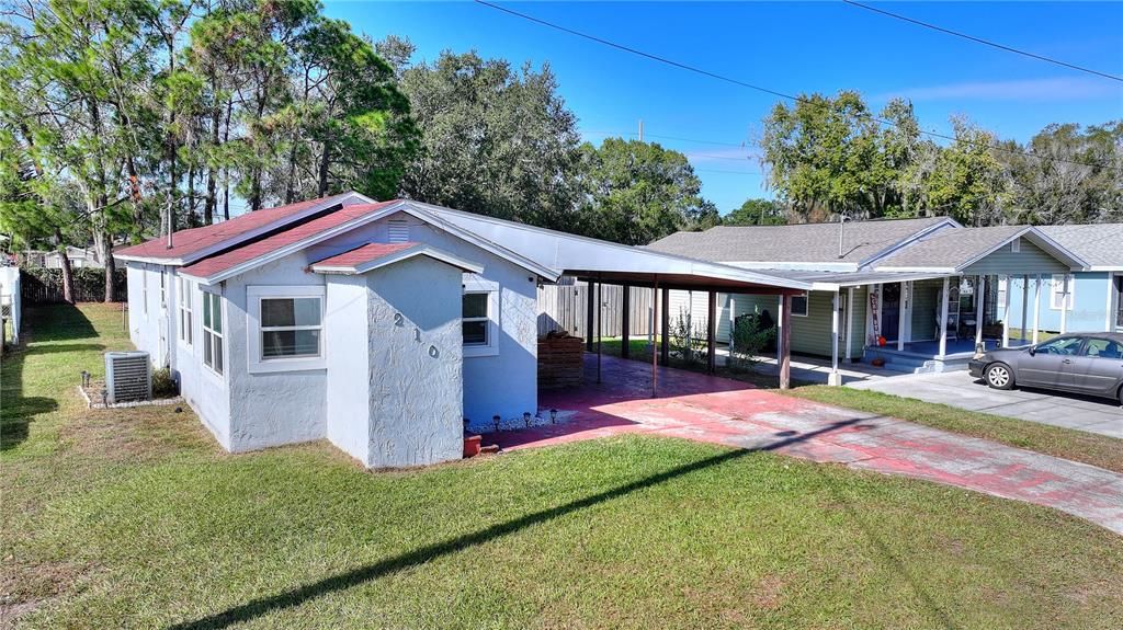 For Sale: $199,900 (2 beds, 2 baths, 898 Square Feet)