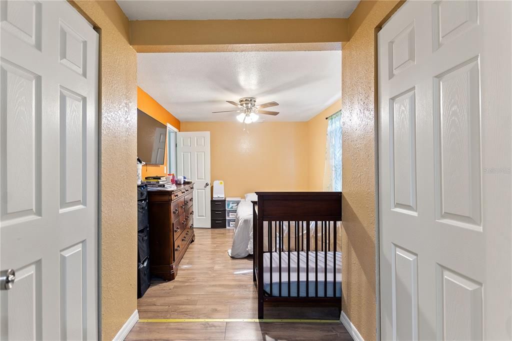 For Sale: $199,900 (2 beds, 2 baths, 898 Square Feet)