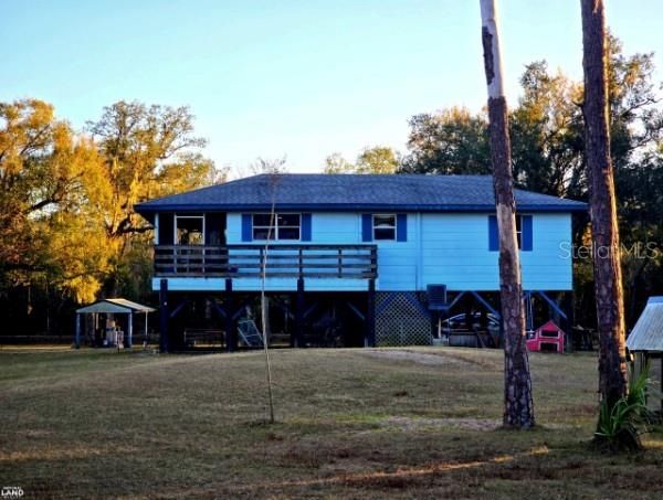 For Sale: $379,000 (2 beds, 1 baths, 912 Square Feet)