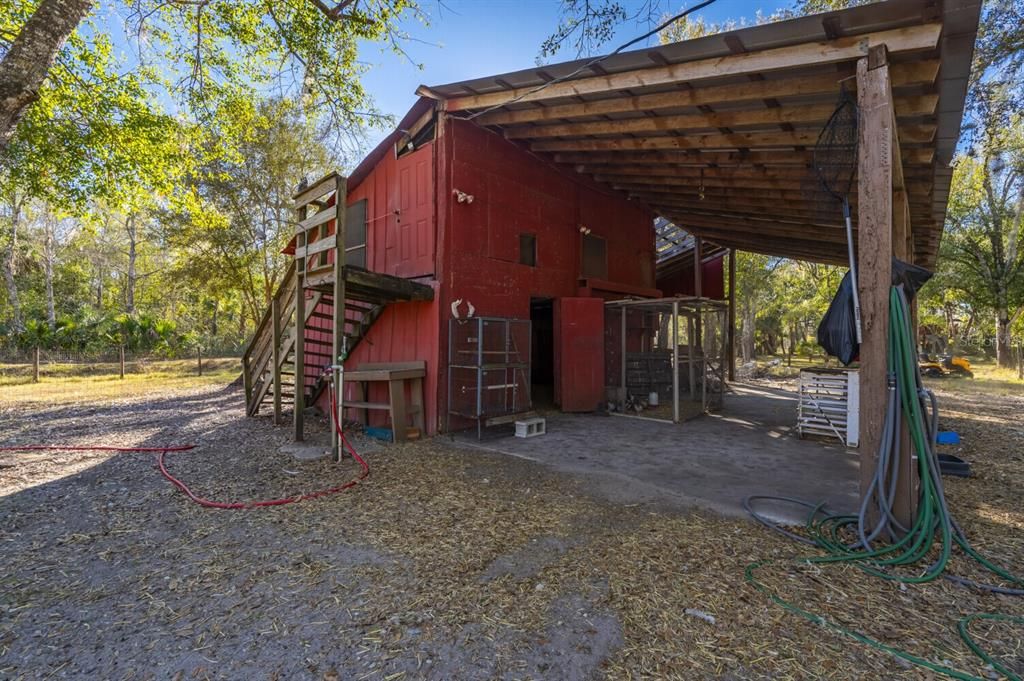 For Sale: $379,000 (2 beds, 1 baths, 912 Square Feet)