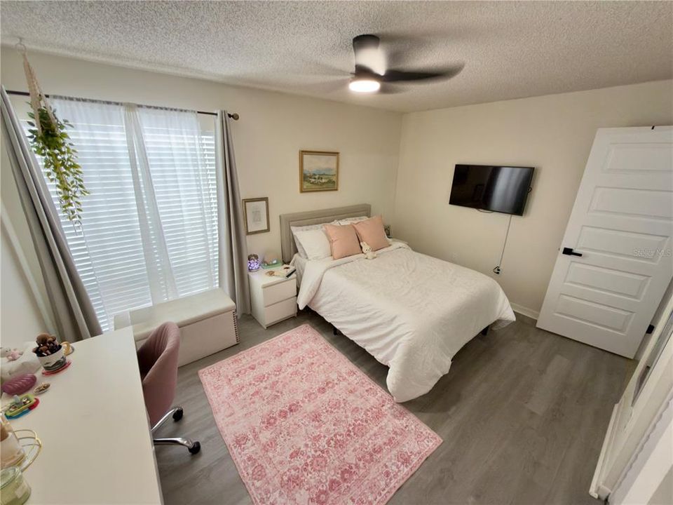 Activo con contrato: $225,000 (2 camas, 2 baños, 1177 Pies cuadrados)