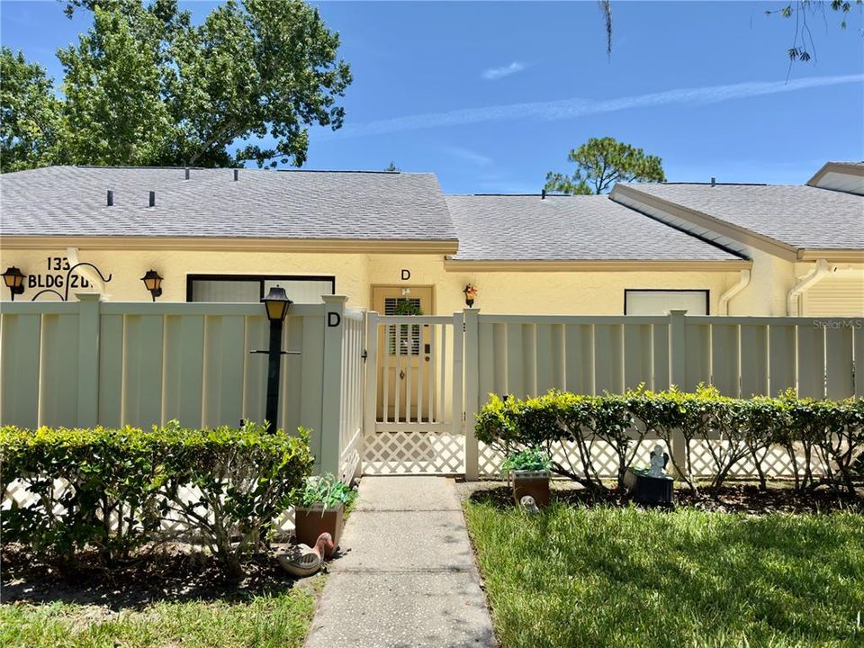 Activo con contrato: $225,000 (2 camas, 2 baños, 1177 Pies cuadrados)