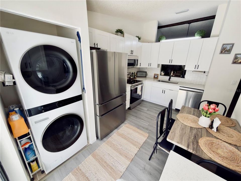 Activo con contrato: $225,000 (2 camas, 2 baños, 1177 Pies cuadrados)