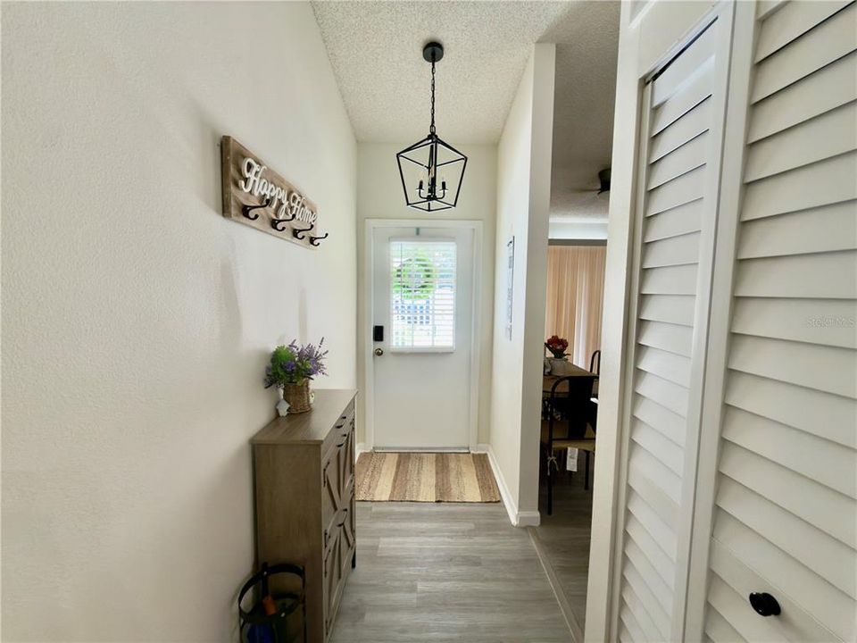 Activo con contrato: $225,000 (2 camas, 2 baños, 1177 Pies cuadrados)