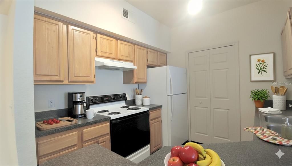 For Rent: $1,259 (1 beds, 1 baths, 713 Square Feet)