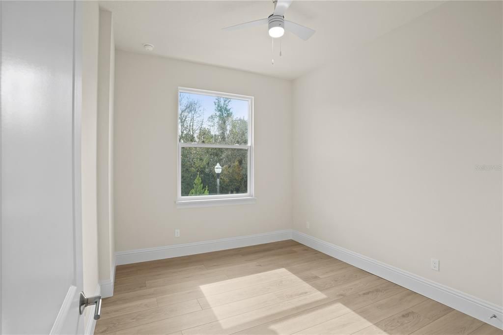 Activo con contrato: $899,900 (7 camas, 5 baños, 3577 Pies cuadrados)