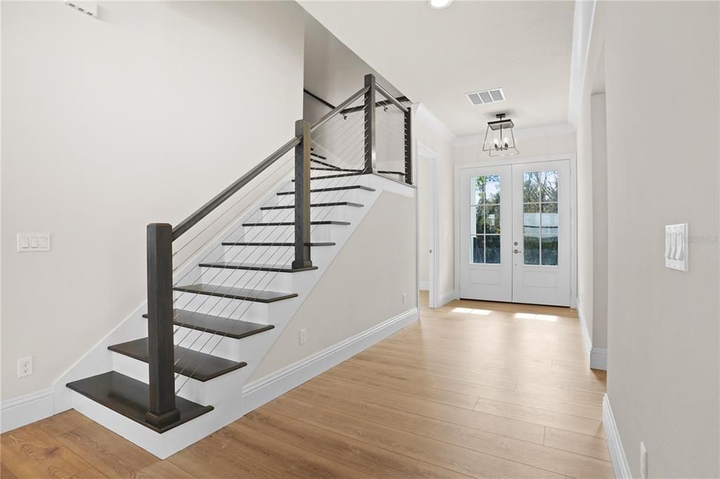 Activo con contrato: $899,900 (7 camas, 5 baños, 3577 Pies cuadrados)