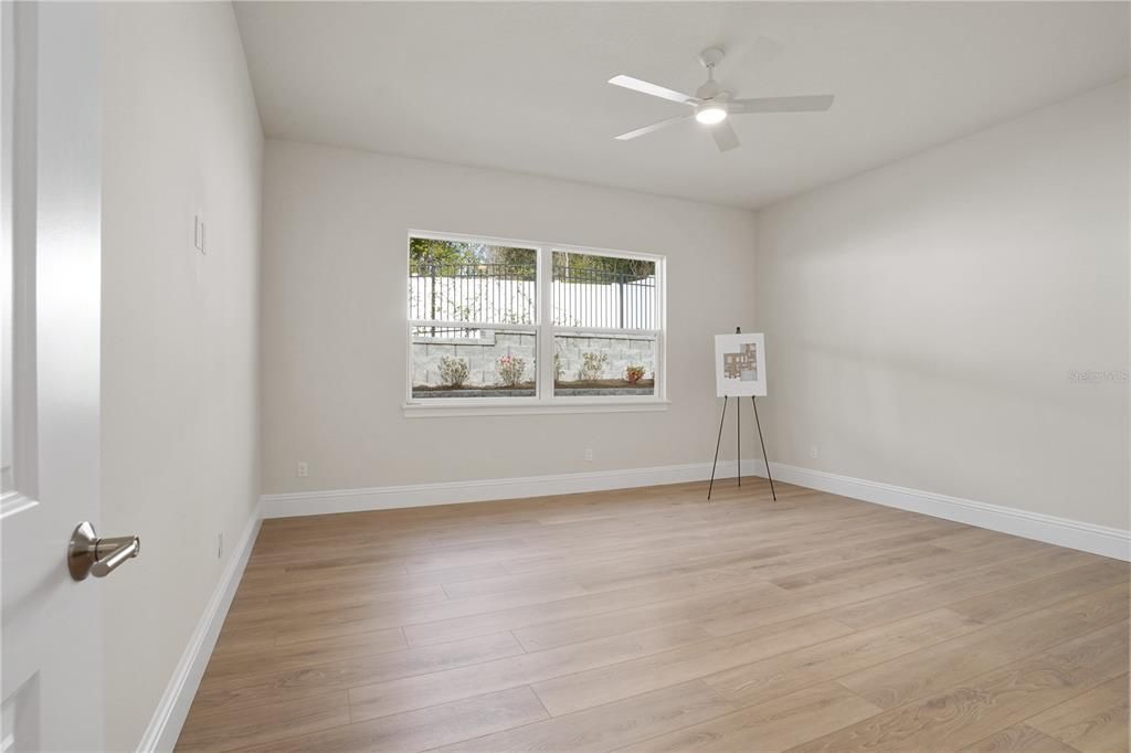 Activo con contrato: $899,900 (7 camas, 5 baños, 3577 Pies cuadrados)