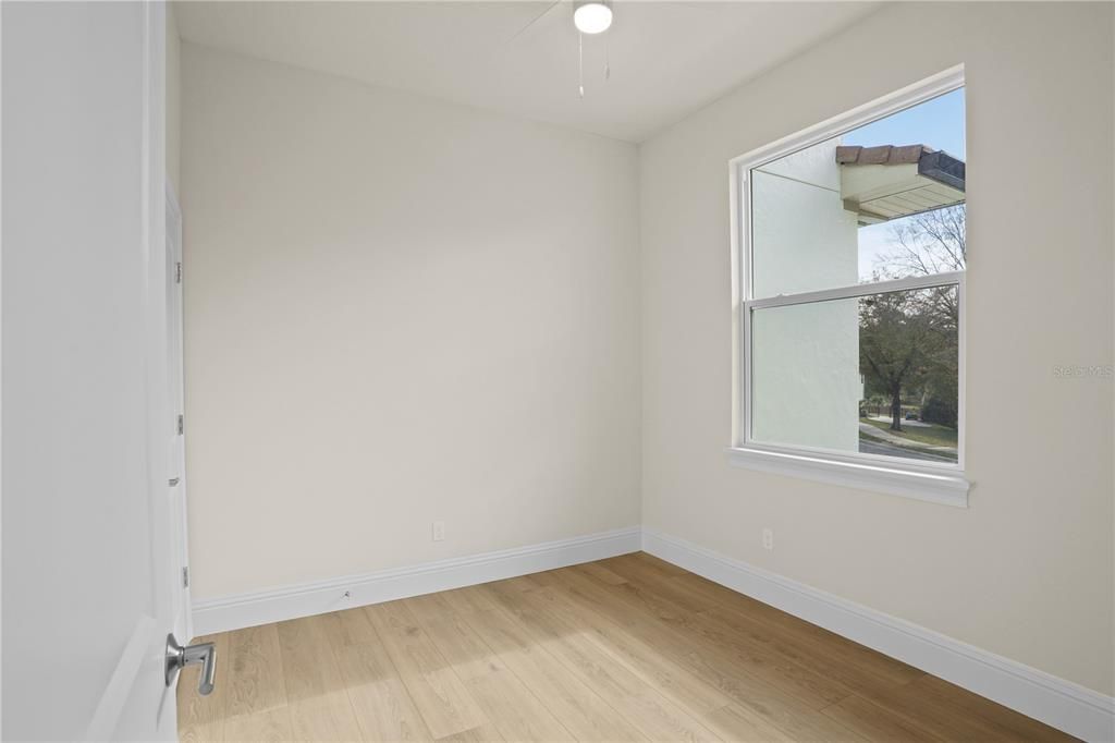 Activo con contrato: $899,900 (7 camas, 5 baños, 3577 Pies cuadrados)