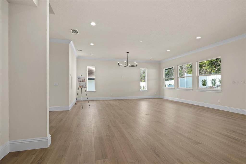 Activo con contrato: $899,900 (7 camas, 5 baños, 3577 Pies cuadrados)