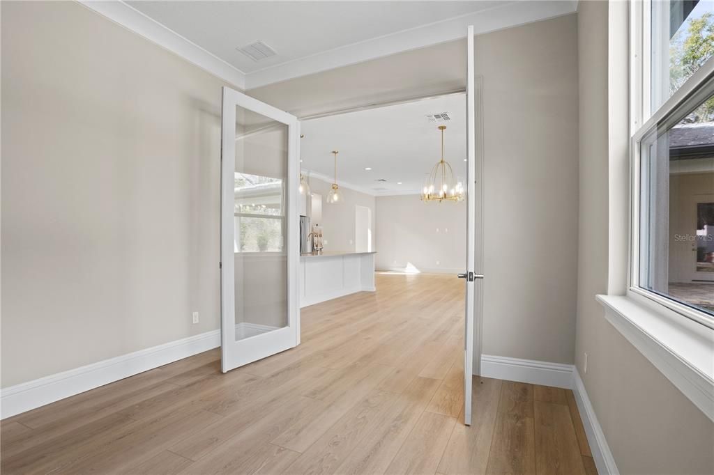 For Sale: $799,900 (5 beds, 3 baths, 3274 Square Feet)