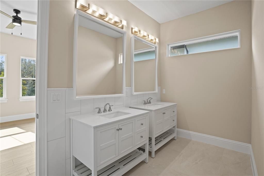 For Sale: $799,900 (5 beds, 3 baths, 3274 Square Feet)