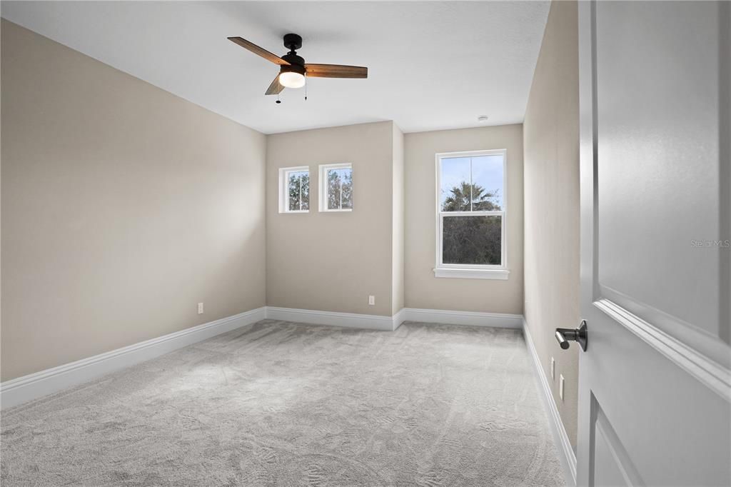 For Sale: $799,900 (5 beds, 3 baths, 3274 Square Feet)