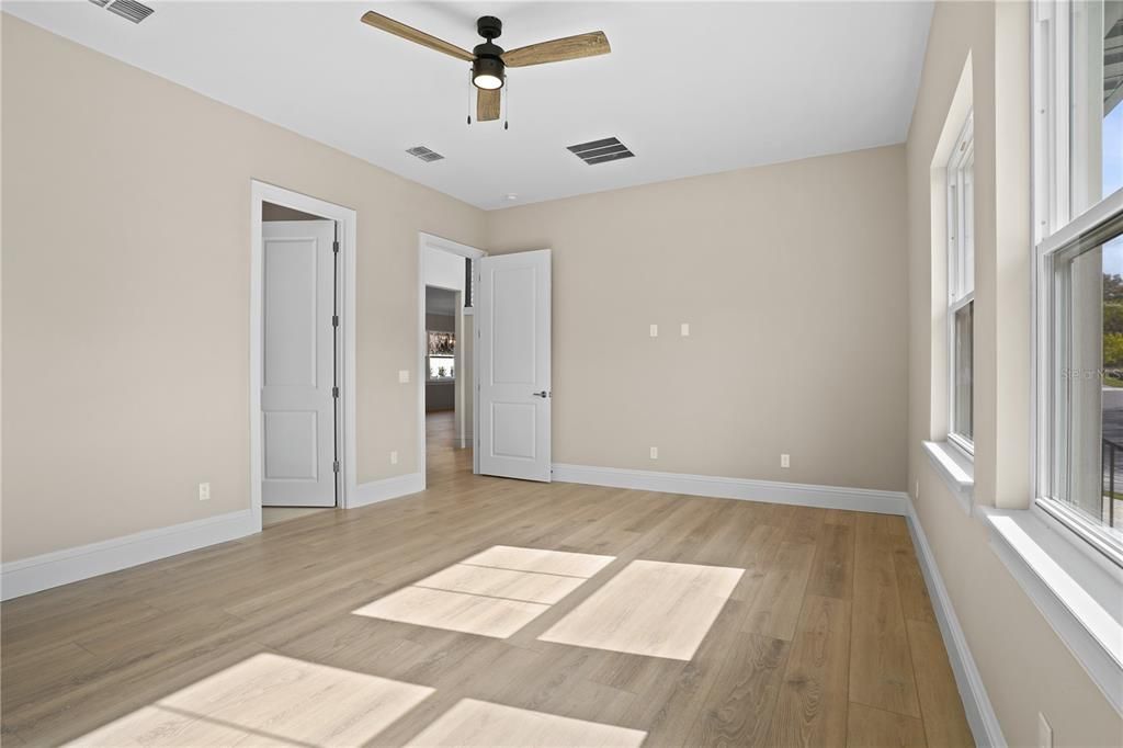 For Sale: $799,900 (5 beds, 3 baths, 3274 Square Feet)