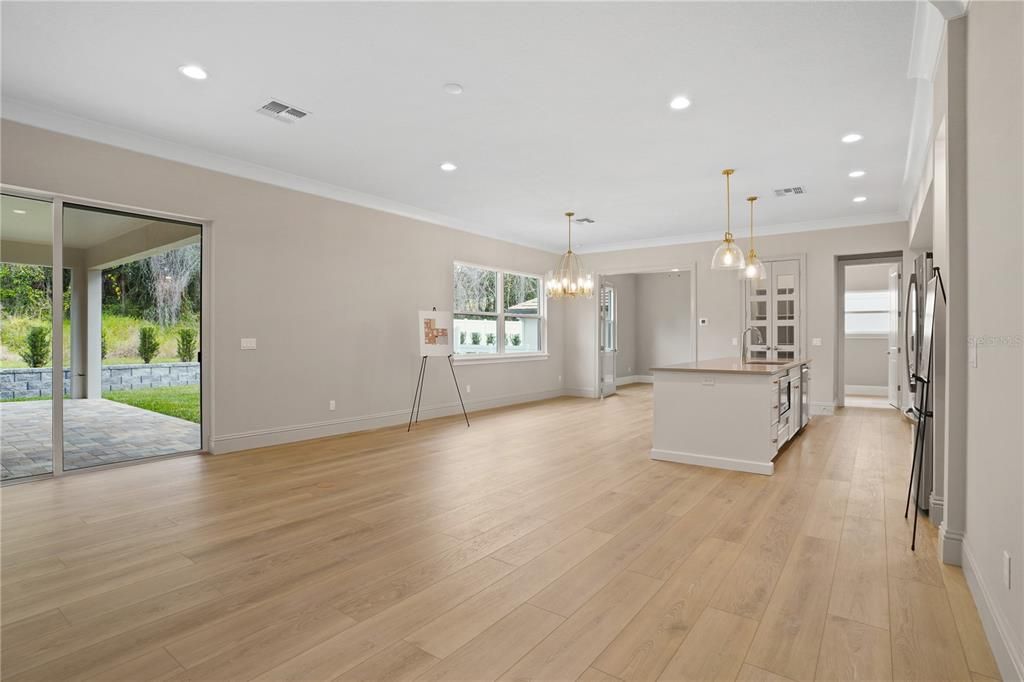 For Sale: $799,900 (5 beds, 3 baths, 3274 Square Feet)