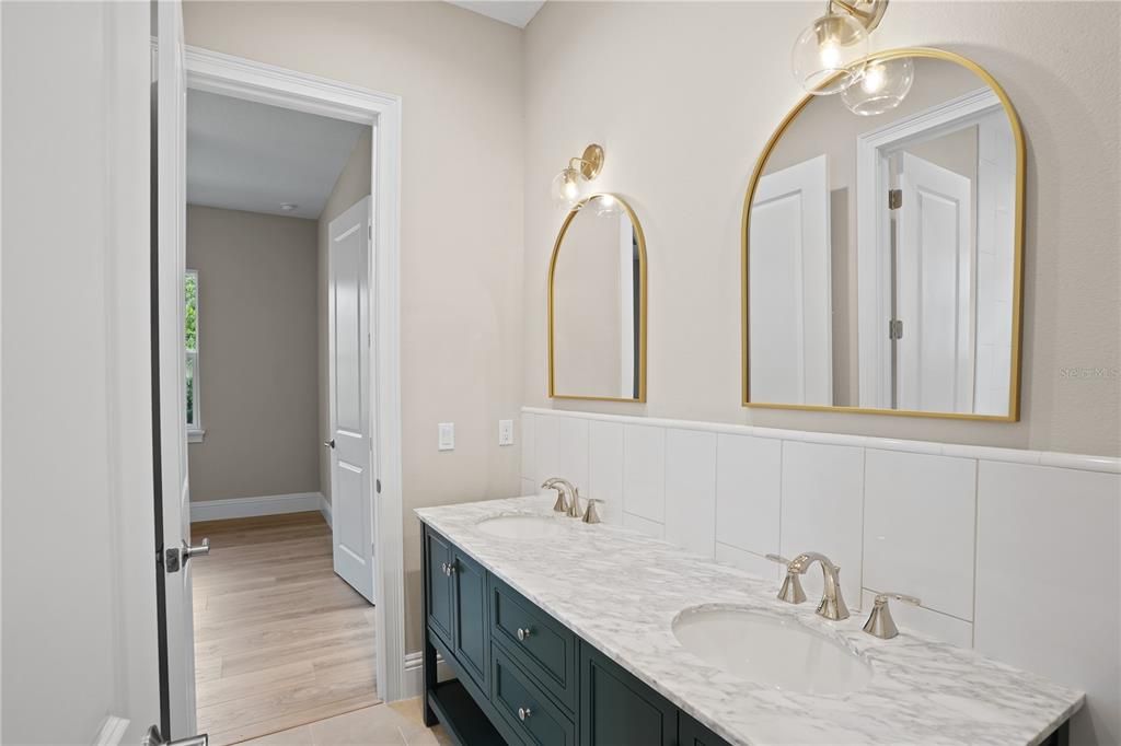 For Sale: $799,900 (5 beds, 3 baths, 3274 Square Feet)