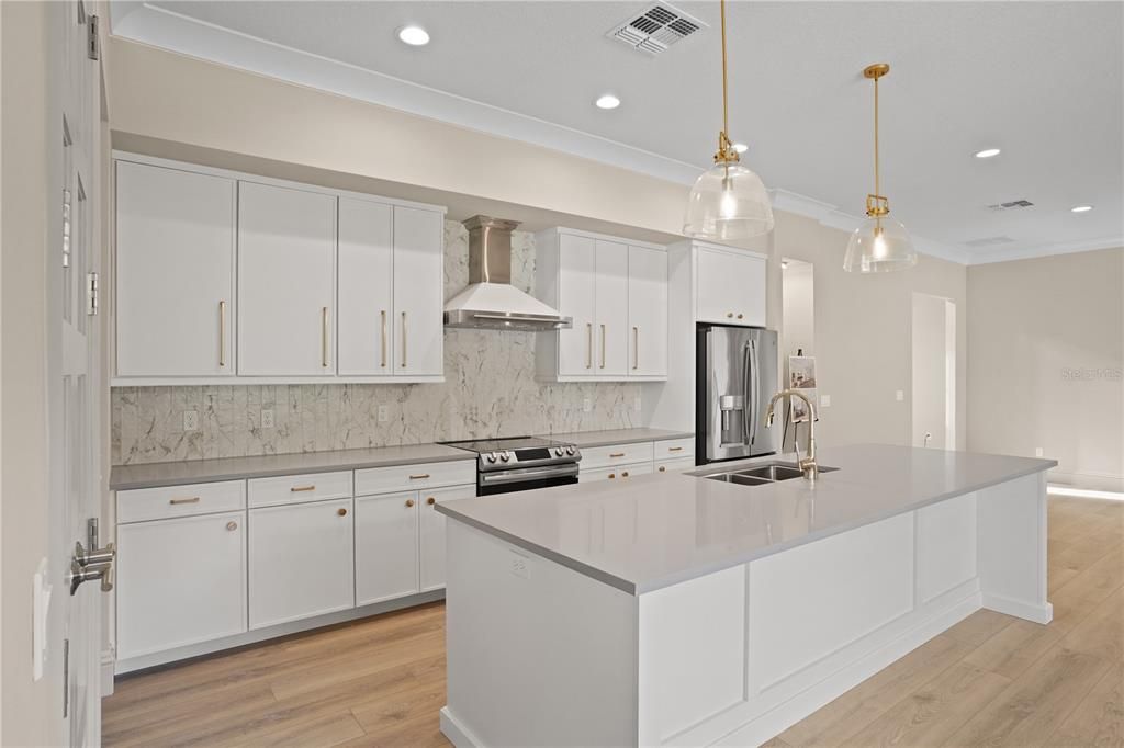 For Sale: $799,900 (5 beds, 3 baths, 3274 Square Feet)