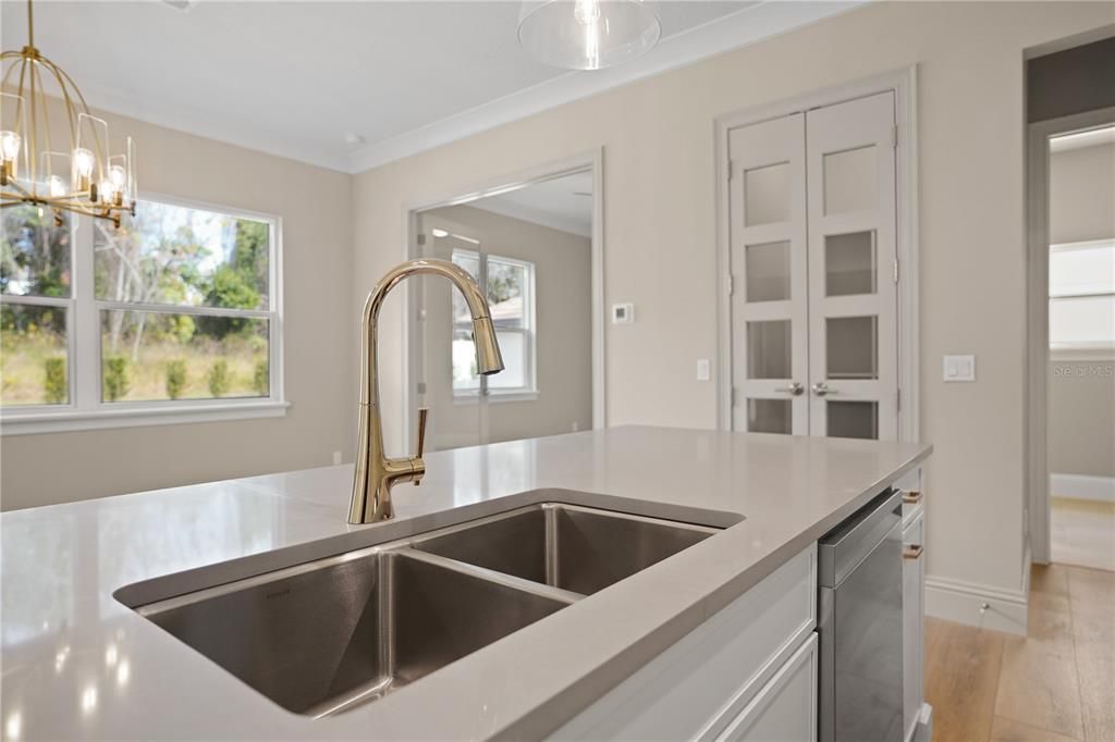 For Sale: $799,900 (5 beds, 3 baths, 3274 Square Feet)