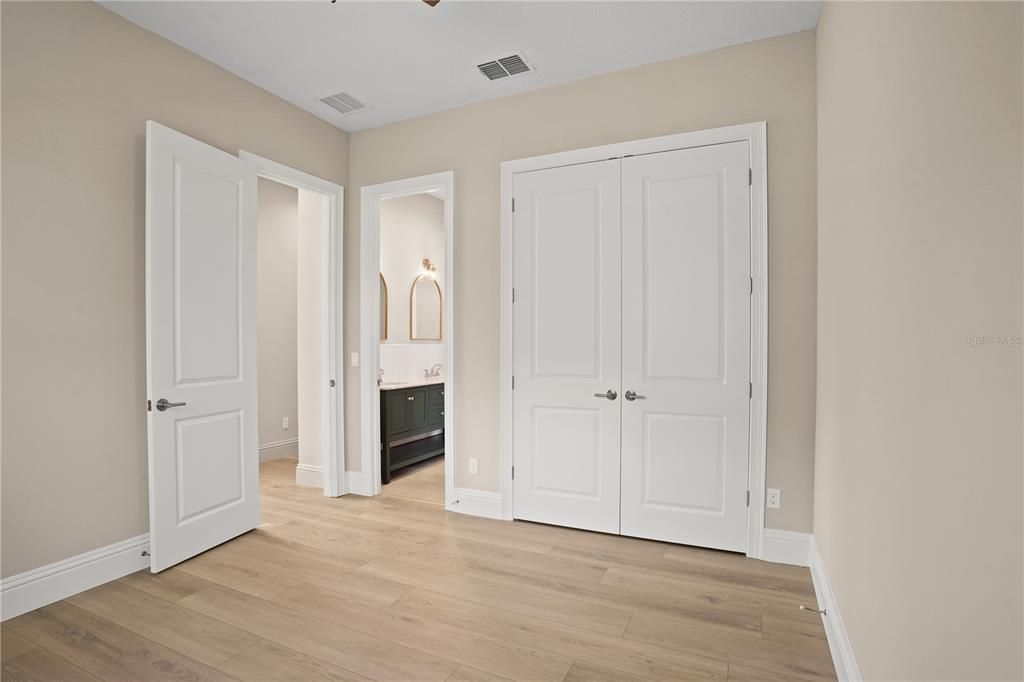 For Sale: $799,900 (5 beds, 3 baths, 3274 Square Feet)