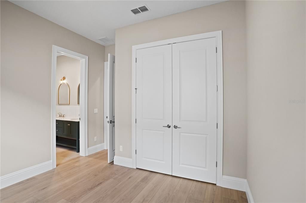 For Sale: $799,900 (5 beds, 3 baths, 3274 Square Feet)