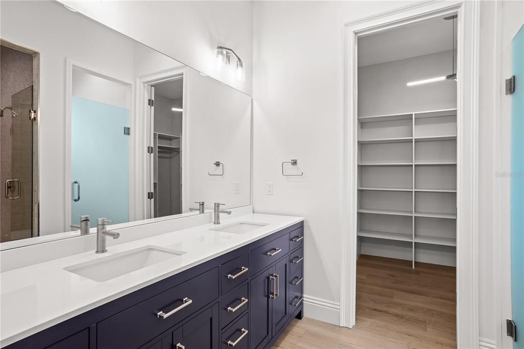 En Venta: $859,900 (6 camas, 3 baños, 3413 Pies cuadrados)
