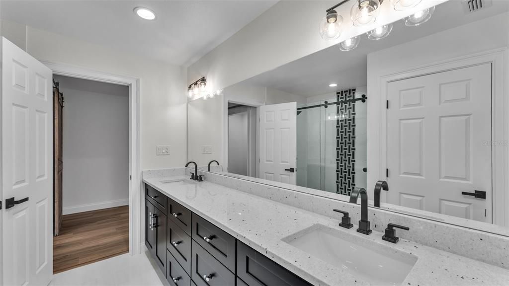 En Venta: $1,799,900 (4 camas, 4 baños, 4708 Pies cuadrados)